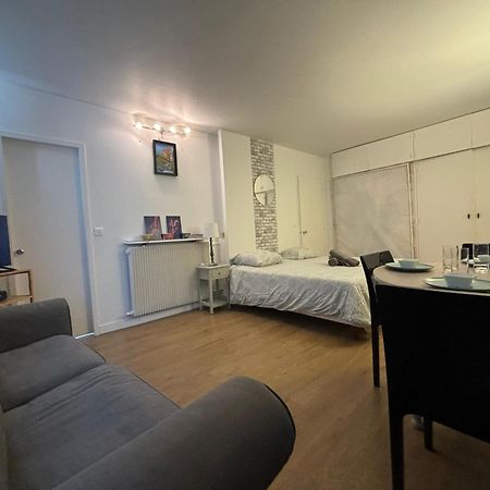 Appartement Des Champs Elysees París Exterior foto